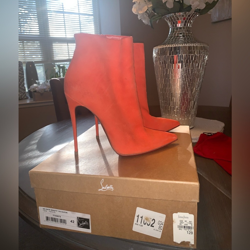 AUTHENTIC!!! Christian Louboutin   120 Suede Papaye So Kate Bootie Size 42